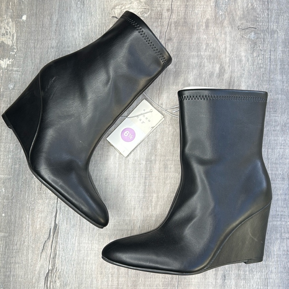 A new day Wedge Bootie 6.5